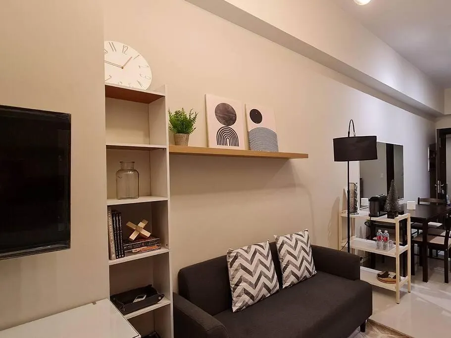 1Br King, Modern Balcony, Wi-Fi, Netflix, Bgc Apartment Manila
